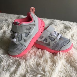 Infant/ Toddler Girls Nike Free Size 5c